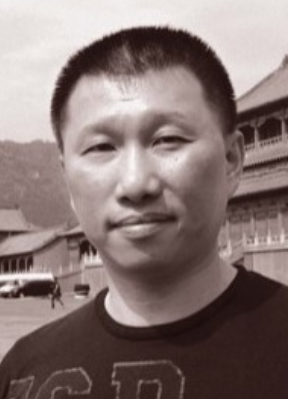 張少堅