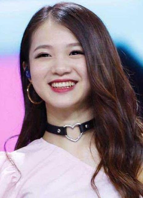 周梓倩