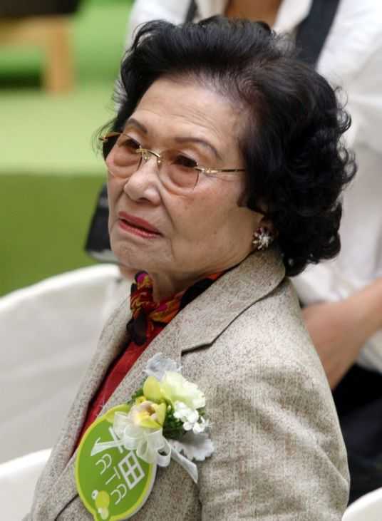 鄺肖卿