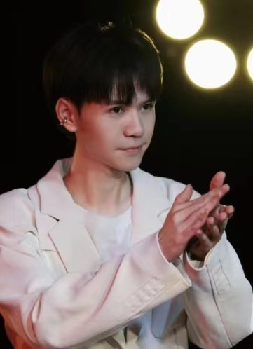 李冰倫