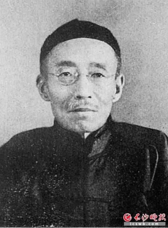 李維格